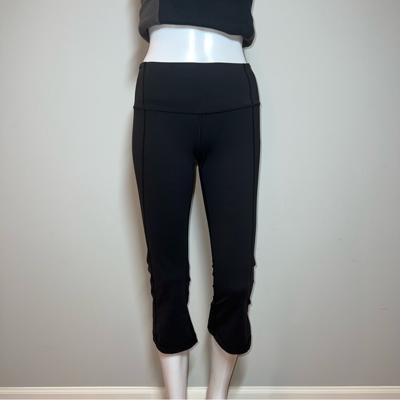 Lululemon Gather & Crow Crop II Capri Leggings in Black - Picture 4 of 8